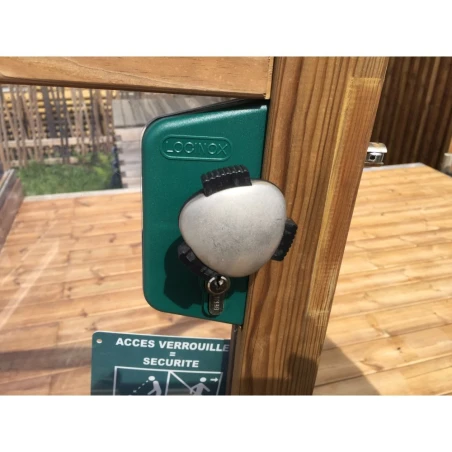 Portillon bois pour barrière piscine bois - A barreaux