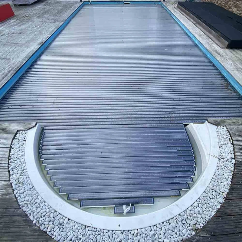 Volet hors sol électrique SafePoolRoll - Sur Mesure