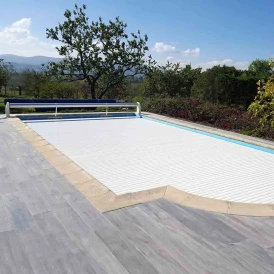 Volet hors sol électrique SafePoolRoll - Sur Mesure
