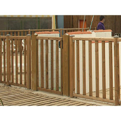 Portillon bois pour barrière piscine bois - à barreaux