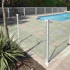 Poteau pour garde-corps en verre