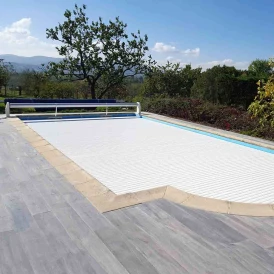 Volet hors sol électrique SafePoolRoll - Sur Mesure
