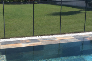 Comment choisir la bonne barrière de sécurité pour piscine ? 